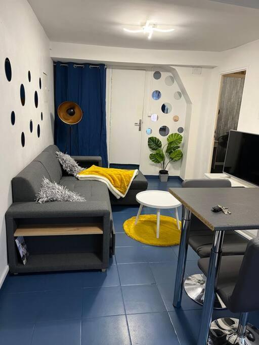 Apartament Joigny Au Coeur De Quartier Historique Zewnętrze zdjęcie